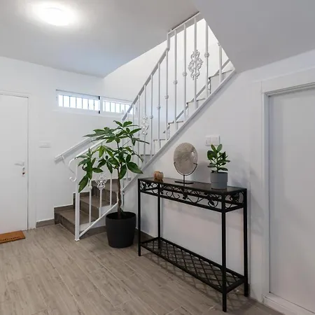 Appartement Satu Granada: Modern In The Albaicin *